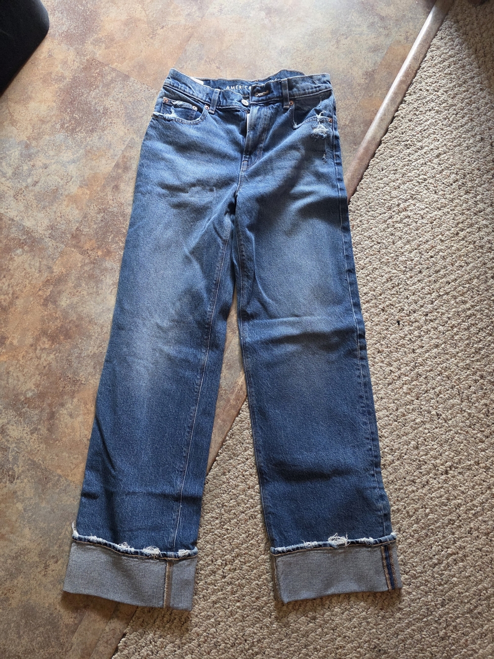 American Eagle Stovepipe Jean With Cuff Hem. 4 Long